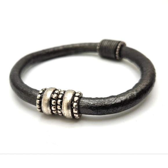 ๐ข3/$19๐ข Biker Boho Style Silvery Leather Magnetic Clasp Bracelet - Picture 5 of 7